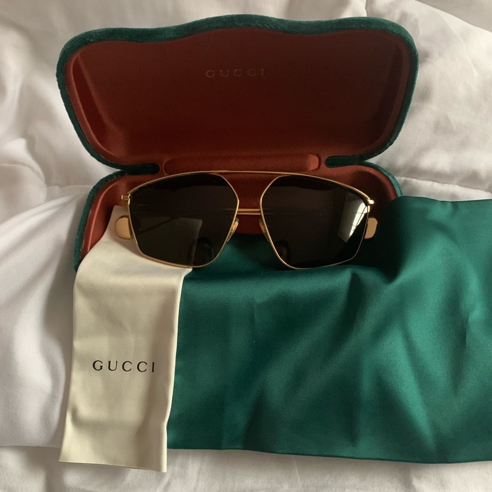 Gucci Evolution Sunnies - Gold and Gray